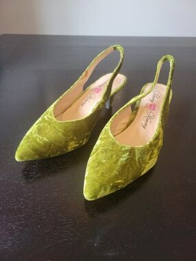 Green Crushed Velvet Slingback Kitten Heels Size 8